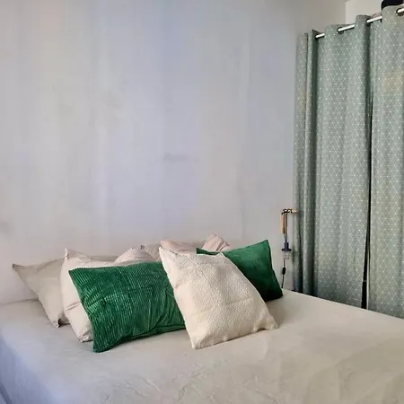 Apartment Spacious Flat - A/c - City Center - Terrace